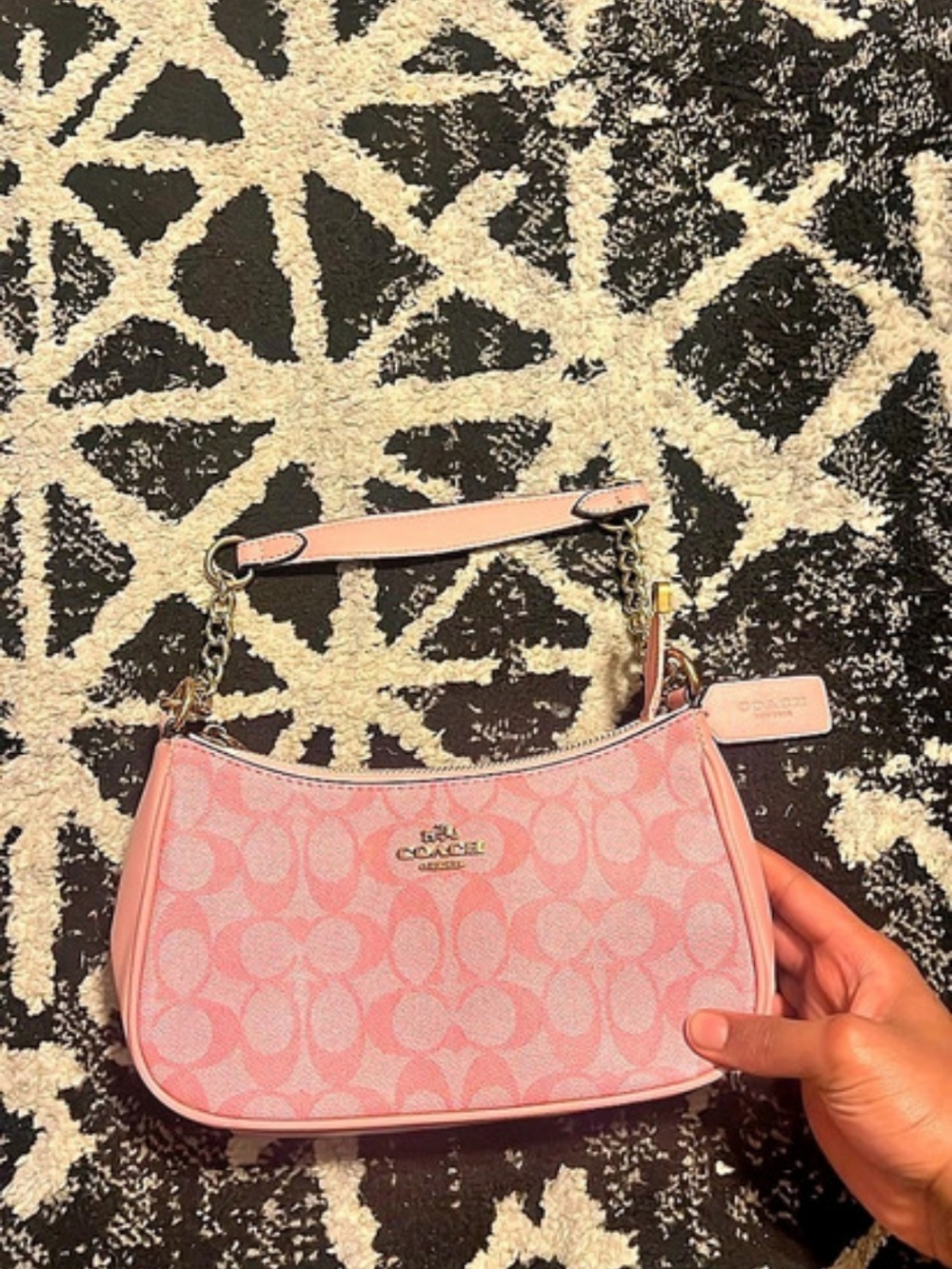 Coach Swinger Bag in Signature Jacquard Taffy Pink Shoulder Bag Like New
